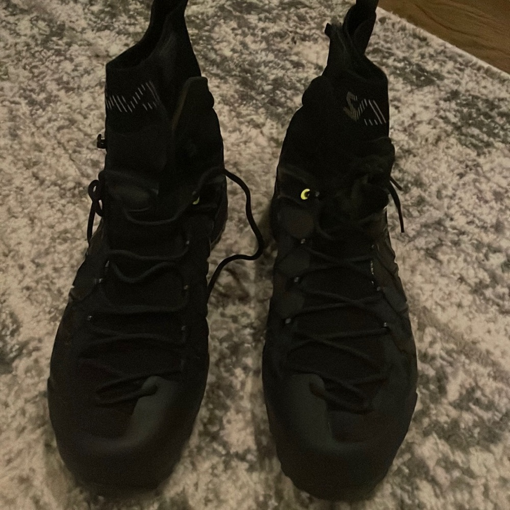 Black, Men’s size US 10, Salewa Wildfire Edge GTX boots, with insoles
